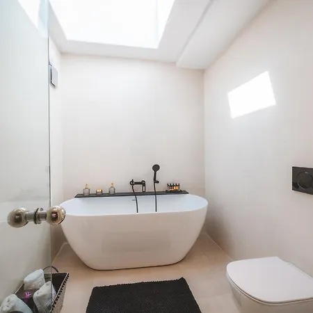 Shark Luxury Villa Βίλα